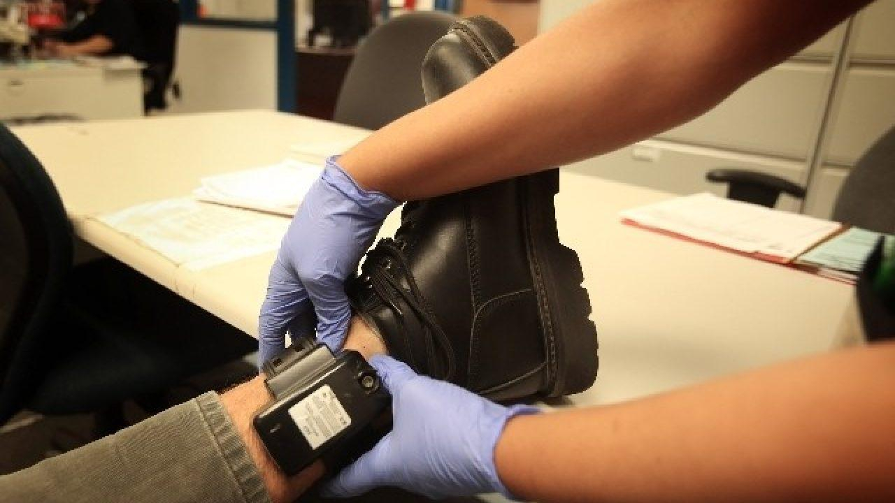 Dezbatere despre brăţările electronice de supraveghere