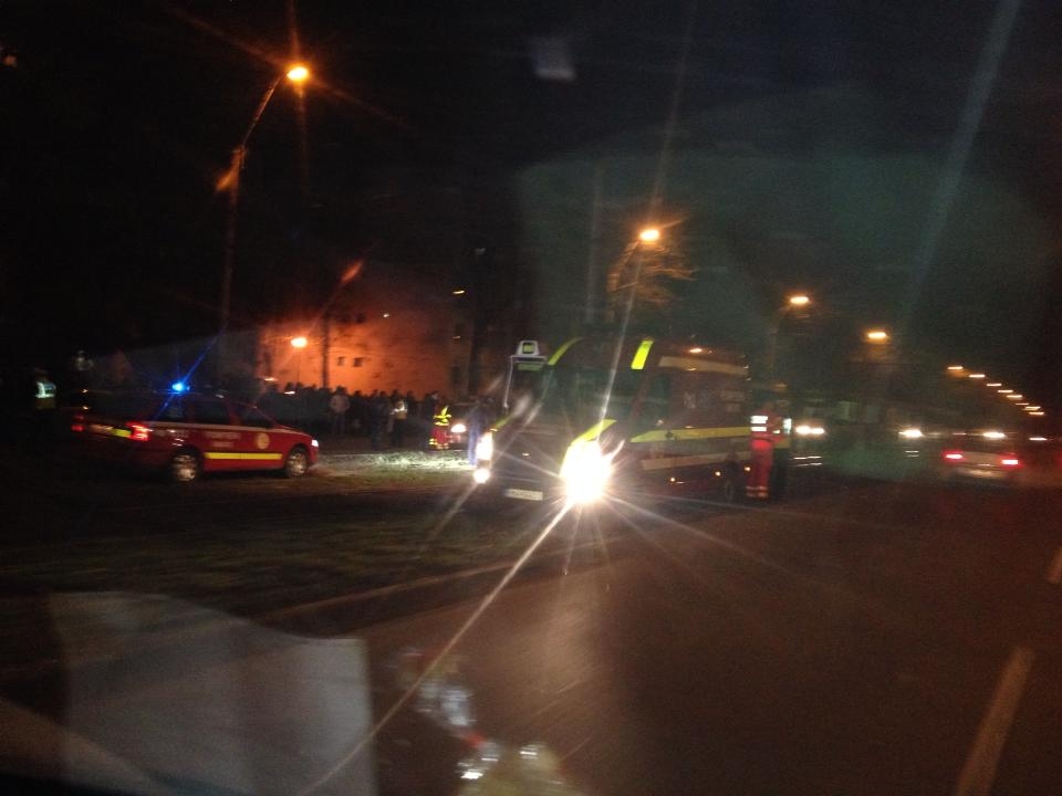 UPDATE / Grav accident în Micro 38! O femeie a murit călcată de tramvai