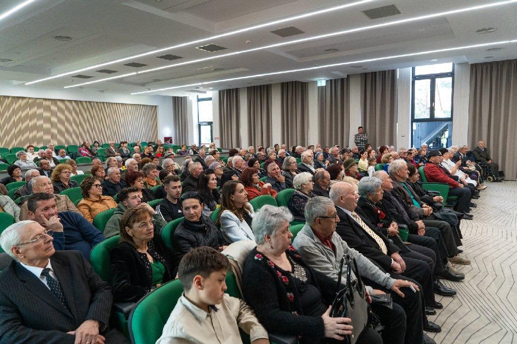 Tecucenii căsătoriţi de 50 de ani, premiaţi de municipalitate