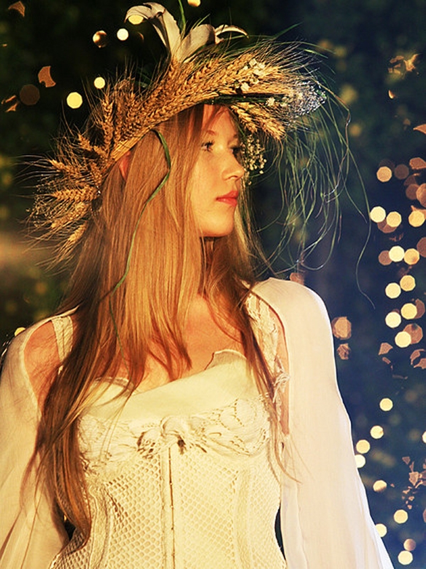 SÂNZIENELE: Zânele fertilităţii