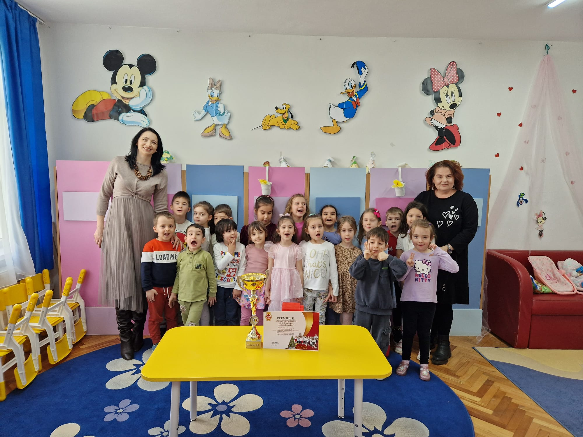 „Ştrengarii” de la Grădiniţa „Motanul Încălţat”, premiaţi de „Viaţa liberă”(GALERIE FOTO)