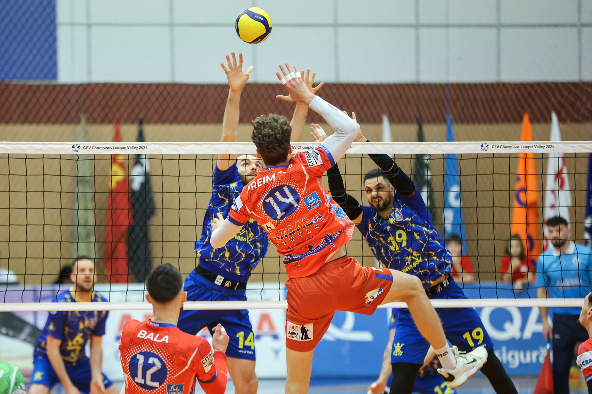 CSM Arcada și-a făcut fericiţi suporterii, cu victorie în faţa campioanei