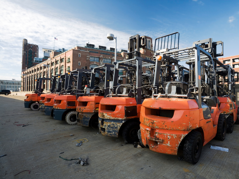 Ce trebuie să știi despre serviciul de închiriere stivuitoare