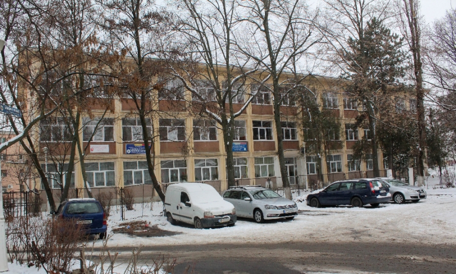 Şobolan filmat de elevi într-o clasă la Colegiul Naţional ”Al. I. Cuza” (VIDEO)