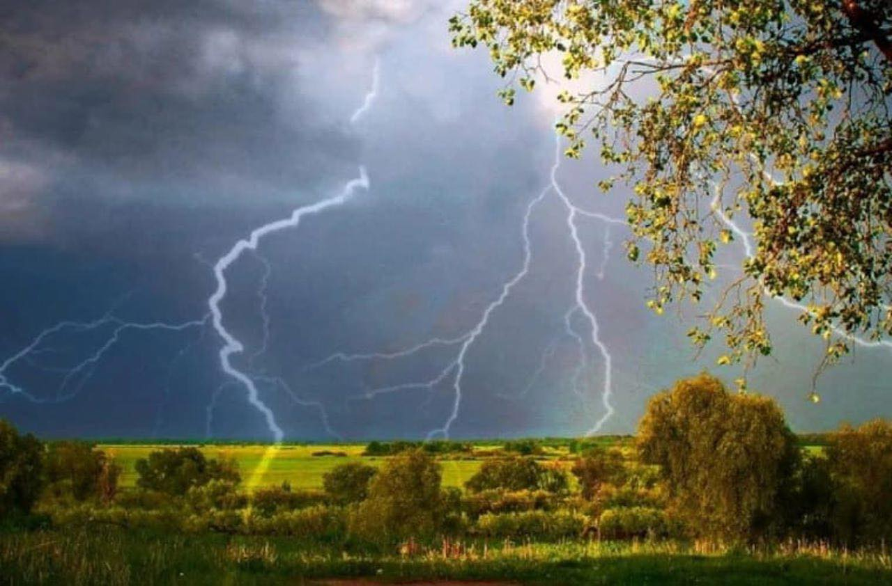 Zi cu fenomene meteo extreme în județ