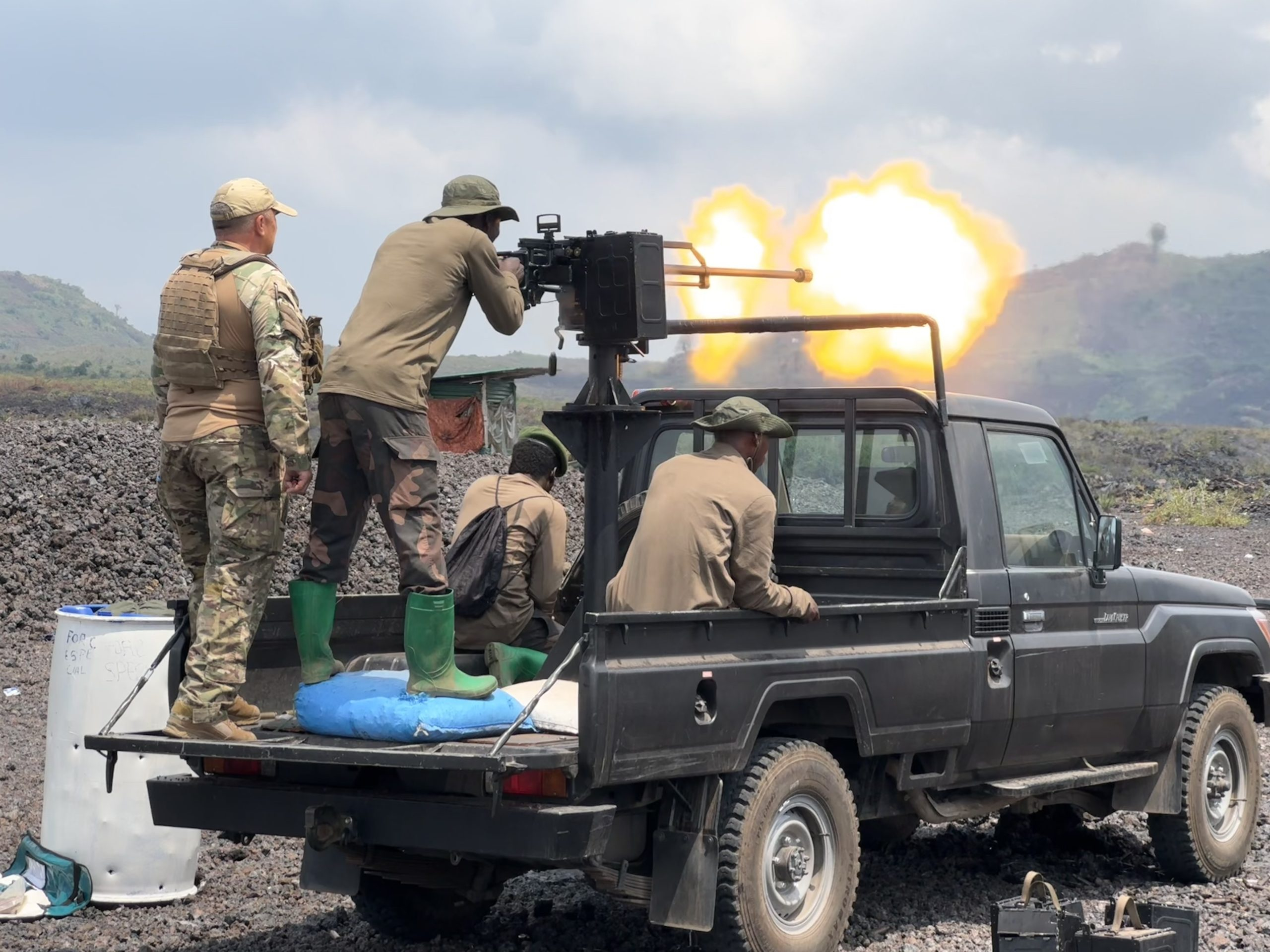 Militari români în concediu paternal au plecat să lupte în Congo