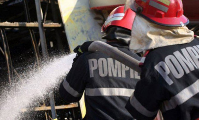 INCENDIU în Complexul Francezi