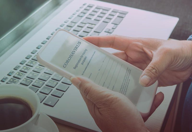 Legea prin care se anulează amenzile aplicate pentru necompletarea formularului digital în pandemie, adoptată