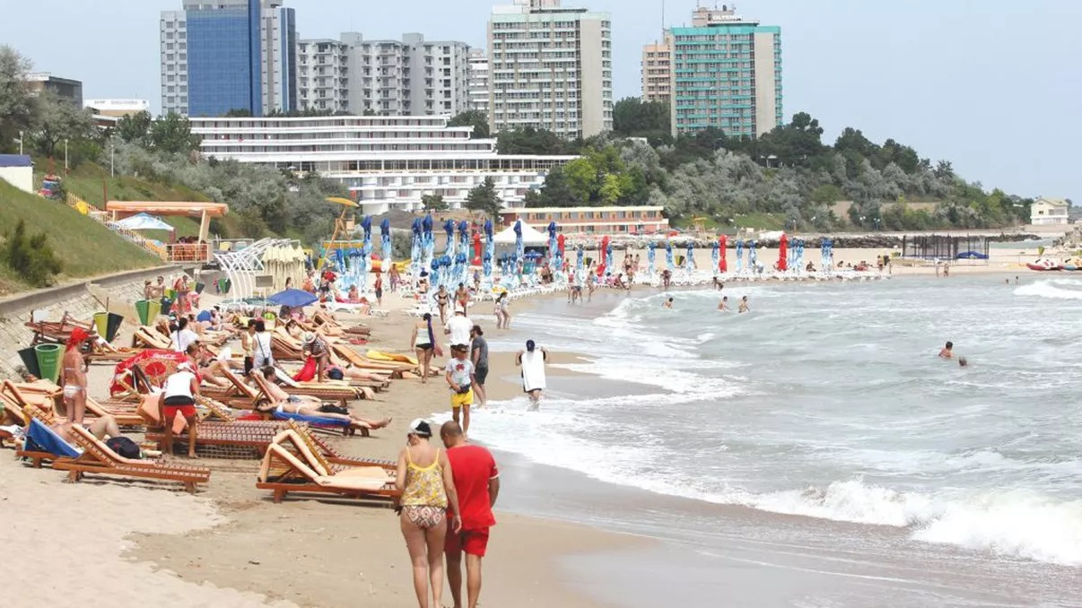 Peste 80.000 de turiști, așteptați pe litoral
