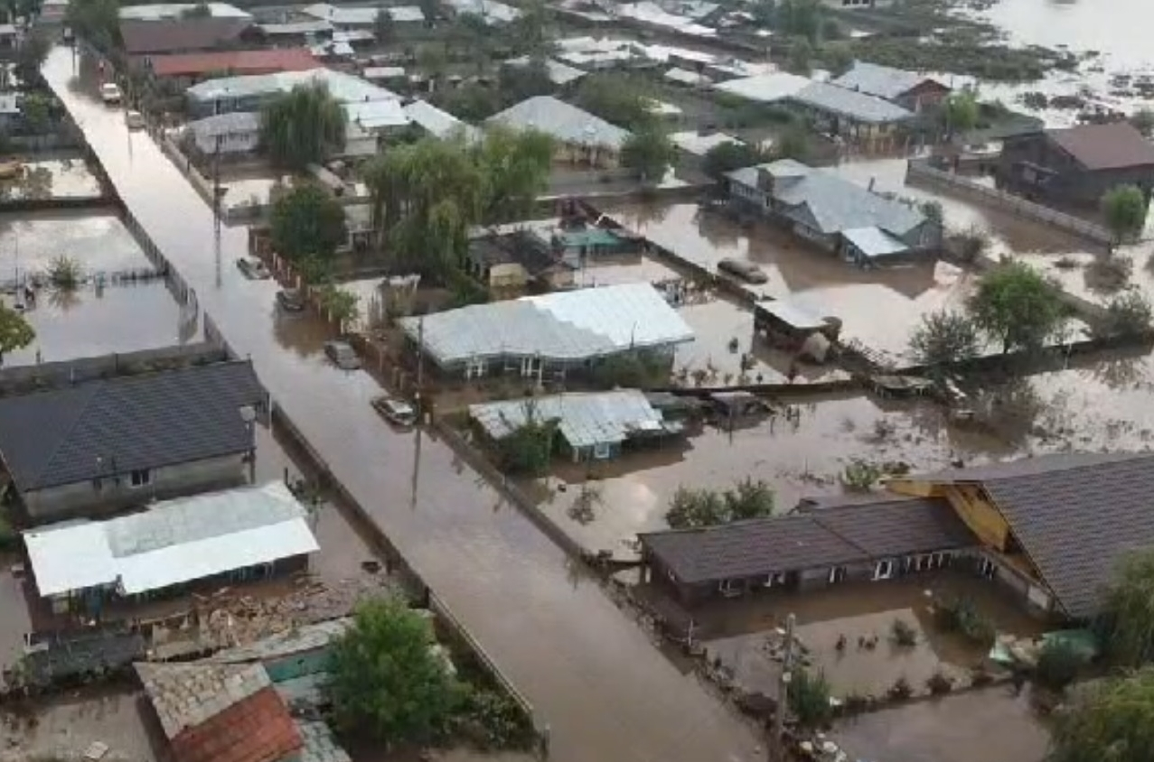 S-a reluat circulația pe DN 24D şi pe două drumuri judeţene