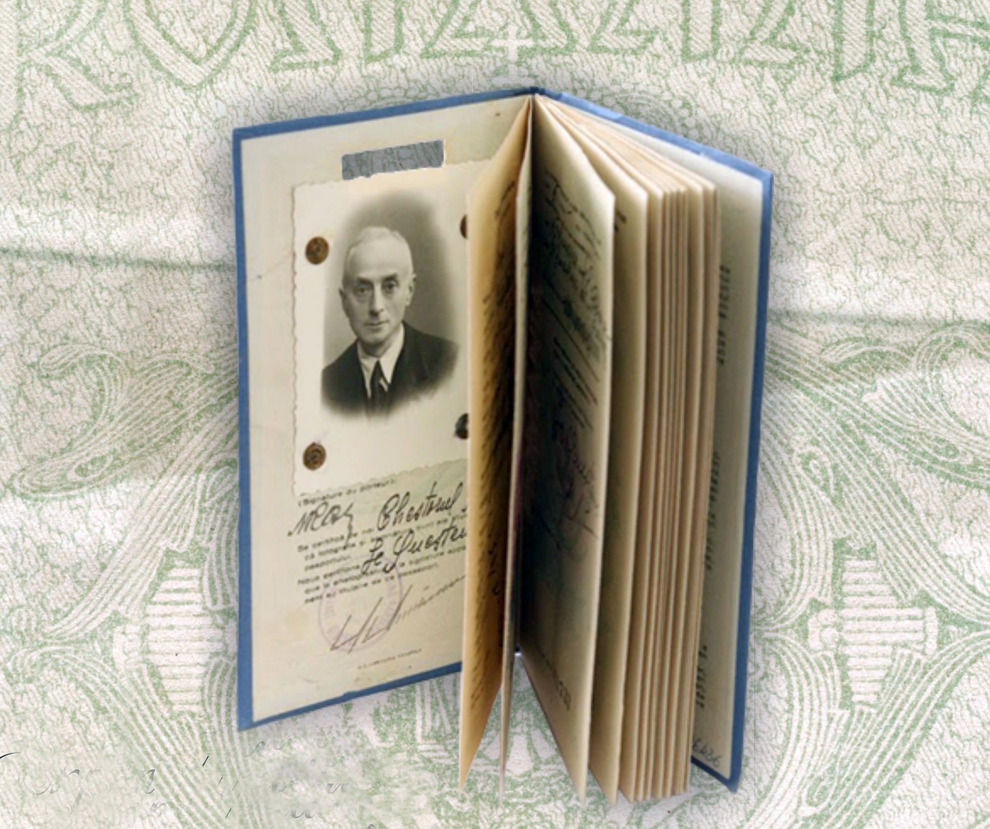 EXPONATUL LUNII de la Muzeul "Casa Cuza"