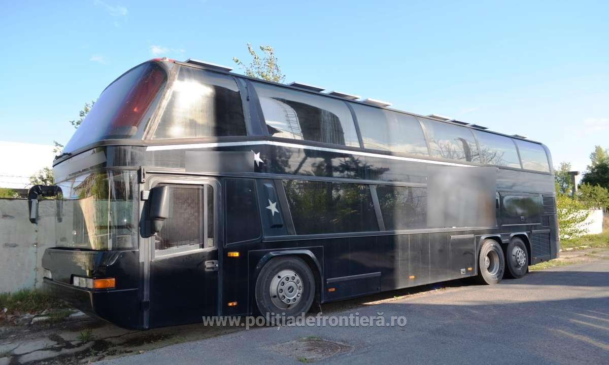 Sute de mașini de lux furate, găsite la frontierele noastre