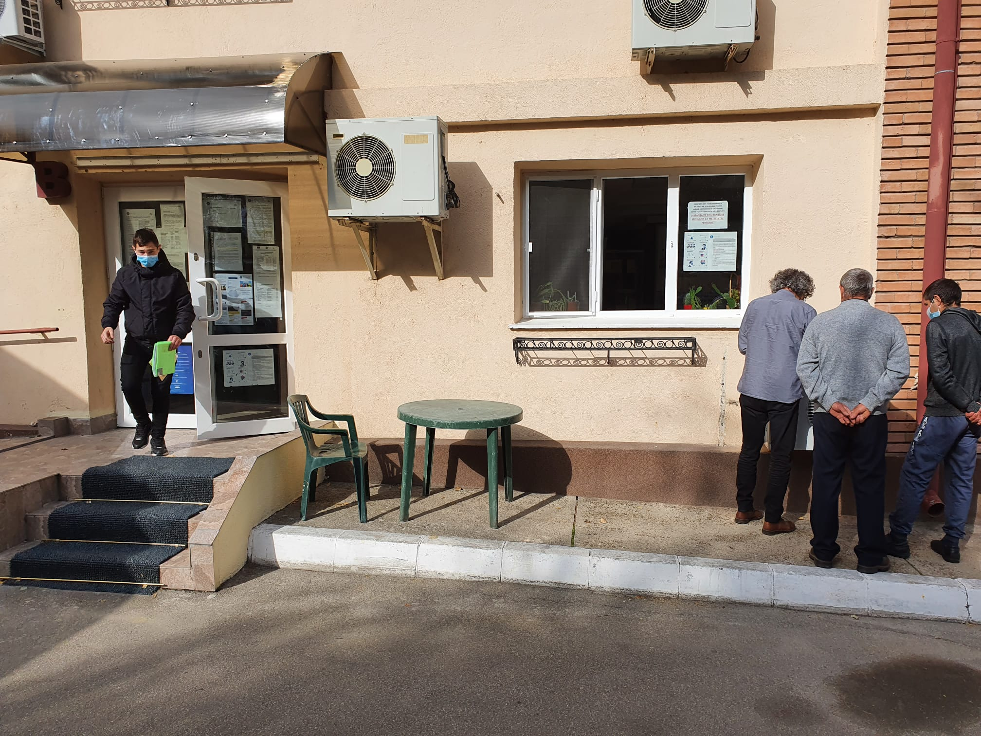 Ateliere de lucru pentru șomeri, cu vouchere de cumpărături