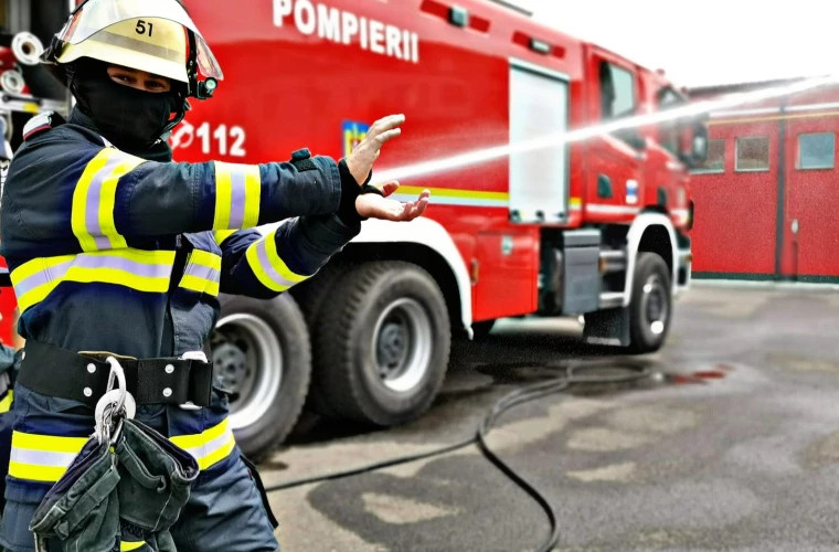 Locuință distrusă de flăcări, la Matca