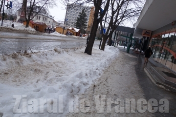 VRANCEA: Deszăpezirea în Focşani e în concediu…