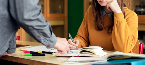 Profesorii, obligați să-şi declare veniturile din meditații