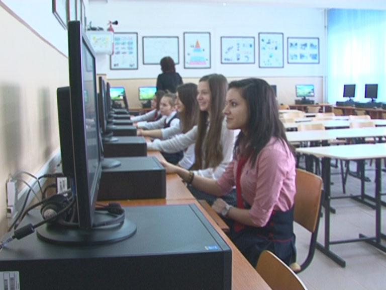 Elevi pentru elevi, la Colegiul ”Cuza”