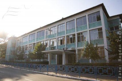 Şcolile în lucru dau de lucru