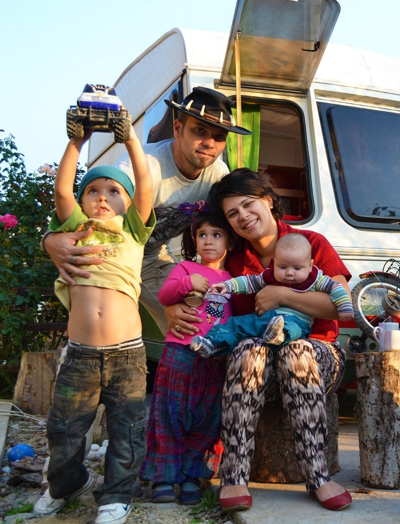 „Viaţa pe îndelete” - Expediţie gălăţeană cu rulota prin Europa