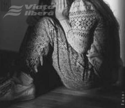 Liceeană răpită şi violată 