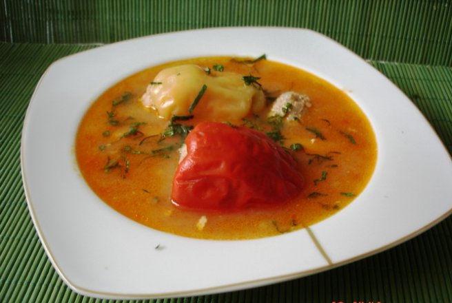 Ciorbă de ardei umpluți și smântână