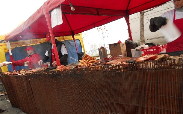 Controale sanitare la tarabe, de zilele oraşului / Echipe mixte ale CJPC, DSP şi DSVSA vor face verificări