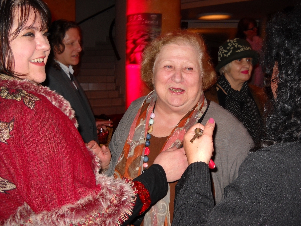 Din culisele Festivalului Naţional de Comedie/ Dorina Lazăr, prietenă cu Gina Patrichi şi actori gălăţeni