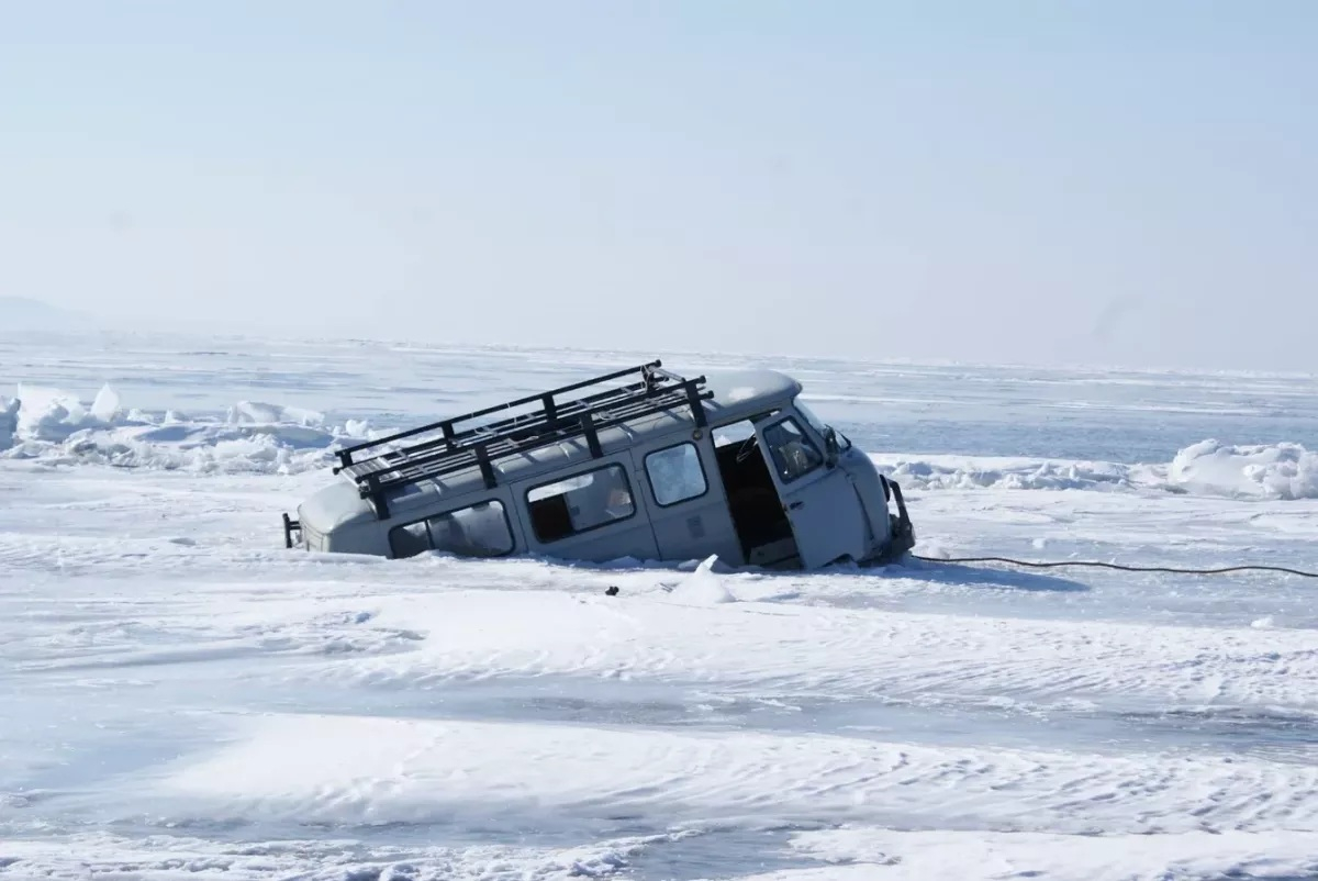 Autobuz cu turiști chinezi, scufundat în lacul Baikal