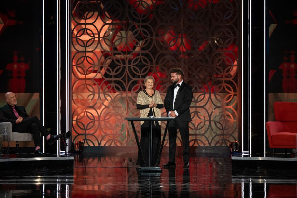 Când îți iubești mama cât pentru doi părinți la un loc