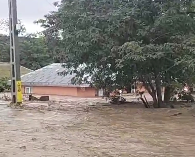 Peste 25.000 de gospodării din judeţul Galaţi au rămas fără curent