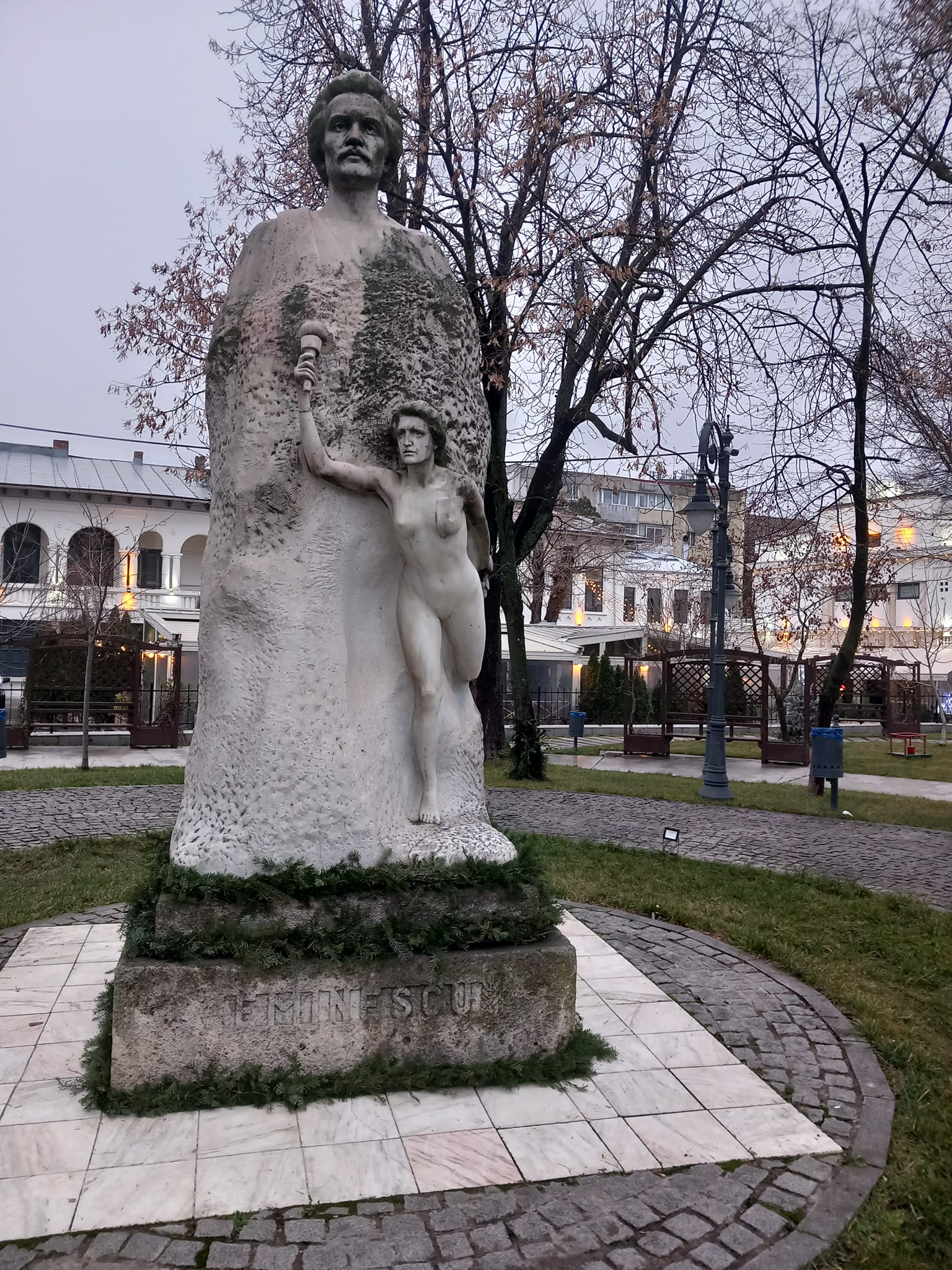 Mâine, gălățenii sunt așteptați la statuia lui Mihai Eminescu