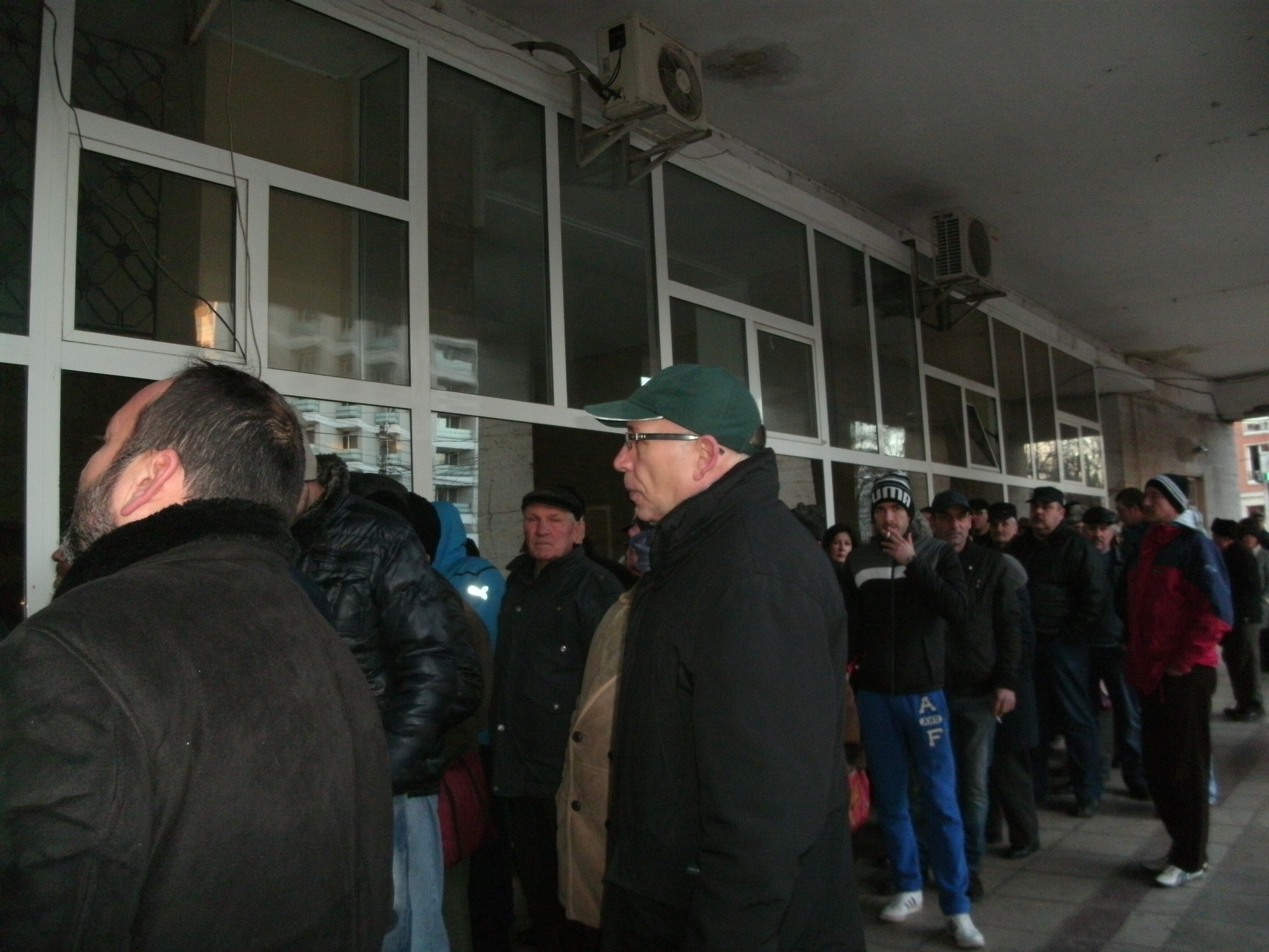 Gălăţenii ne scriu: "Ne învârtim într-o birocraţie din care nu mai reuşim să ieşim"