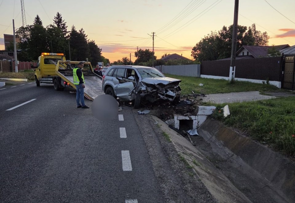 Accident mortal pe DN 24, după un impact violent