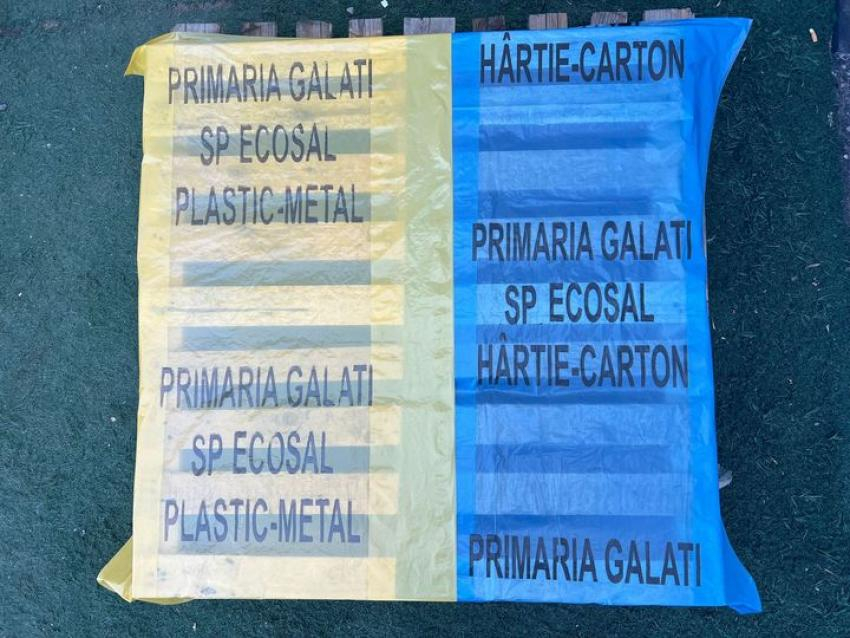 Se distribuie saci pentru colectare selectivă