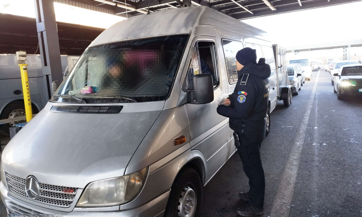 Când treceți vama, verificați-vă permisul!