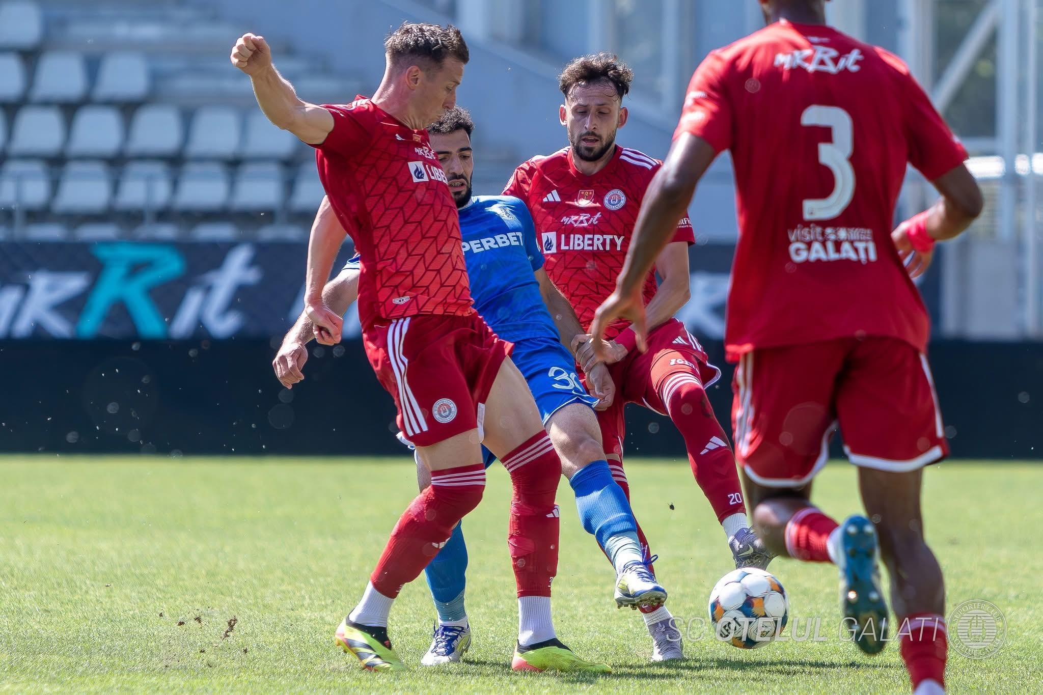 Mari probleme pentru Oțelul în zona fundașilor centrali. O nouă plecare importantă