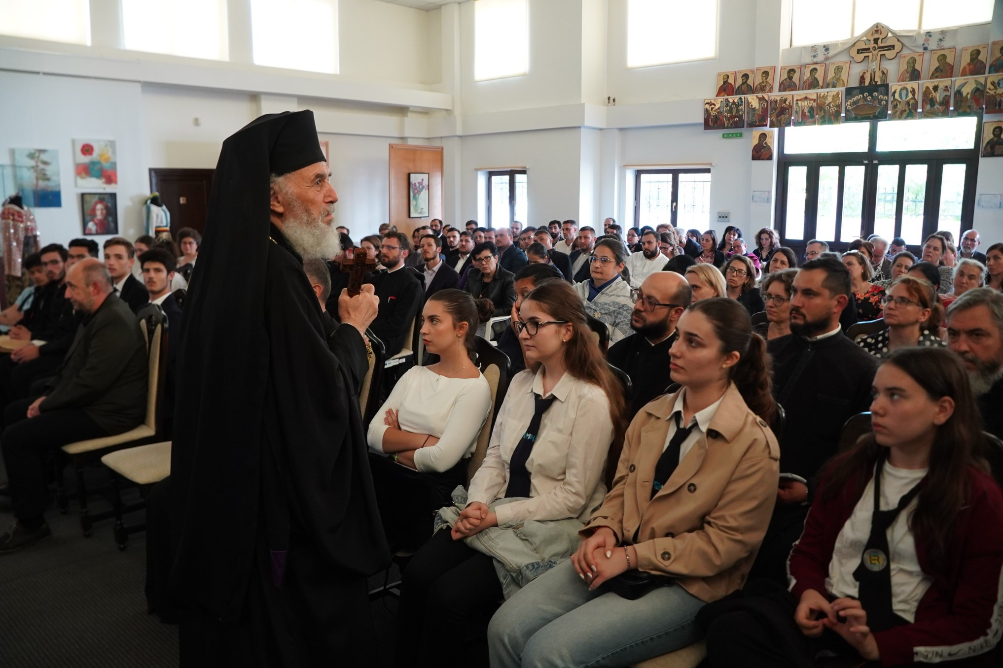 Profesorii de religie din Eparhia Dunării de Jos s-au întâlnit la Galați