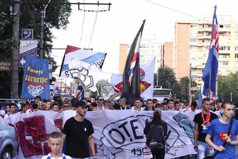 Suporterii au ieşit în stradă: „Daţi-ne Oţelul înapoi!”