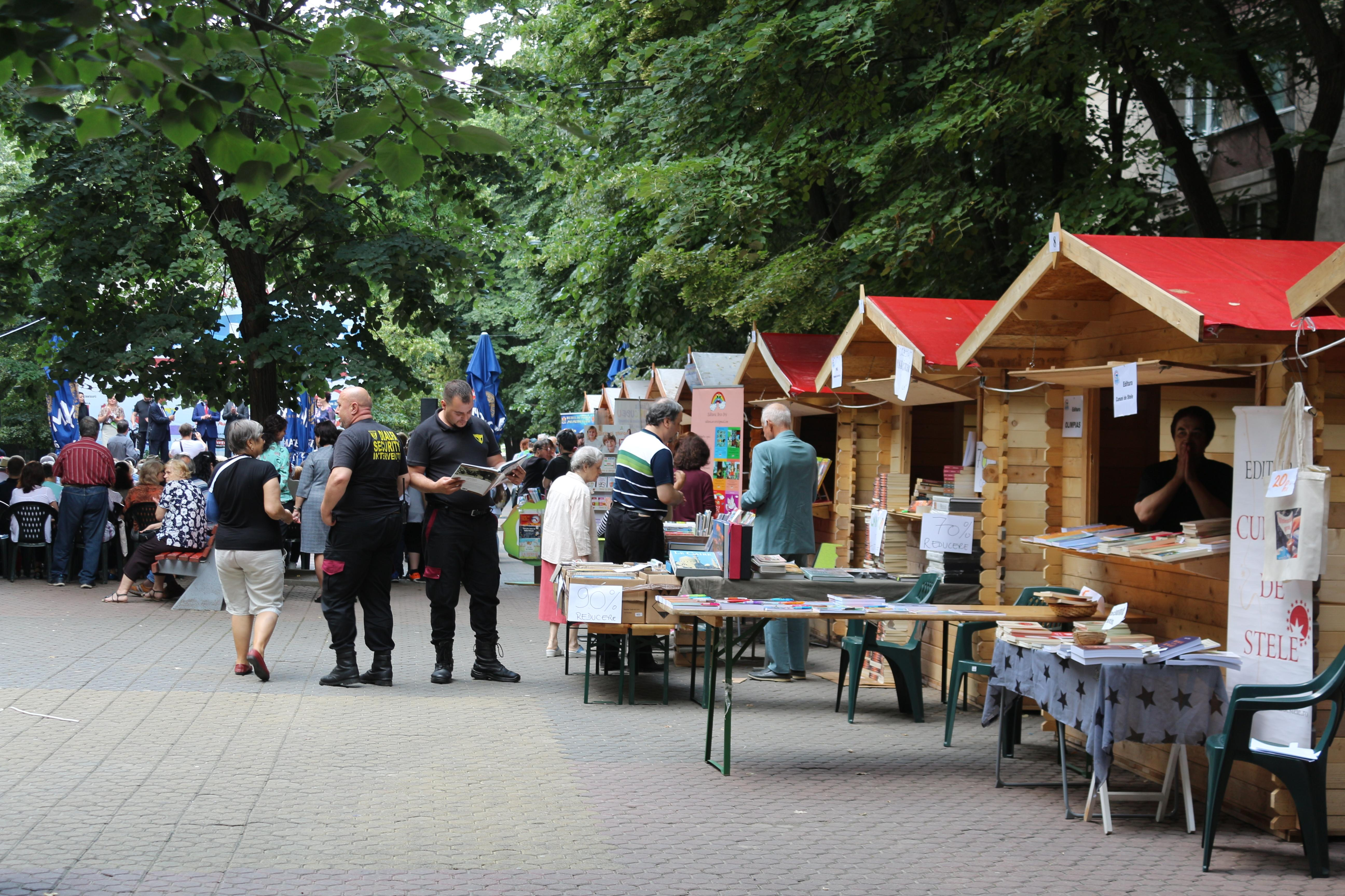 Festivalul Internaţional al Cărţii ”Axis Libri”, ziua a treia