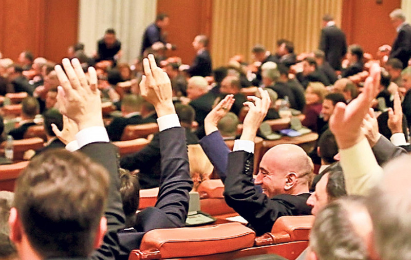 Moțiunile de cenzură, interzise de actuala matematică parlamentară