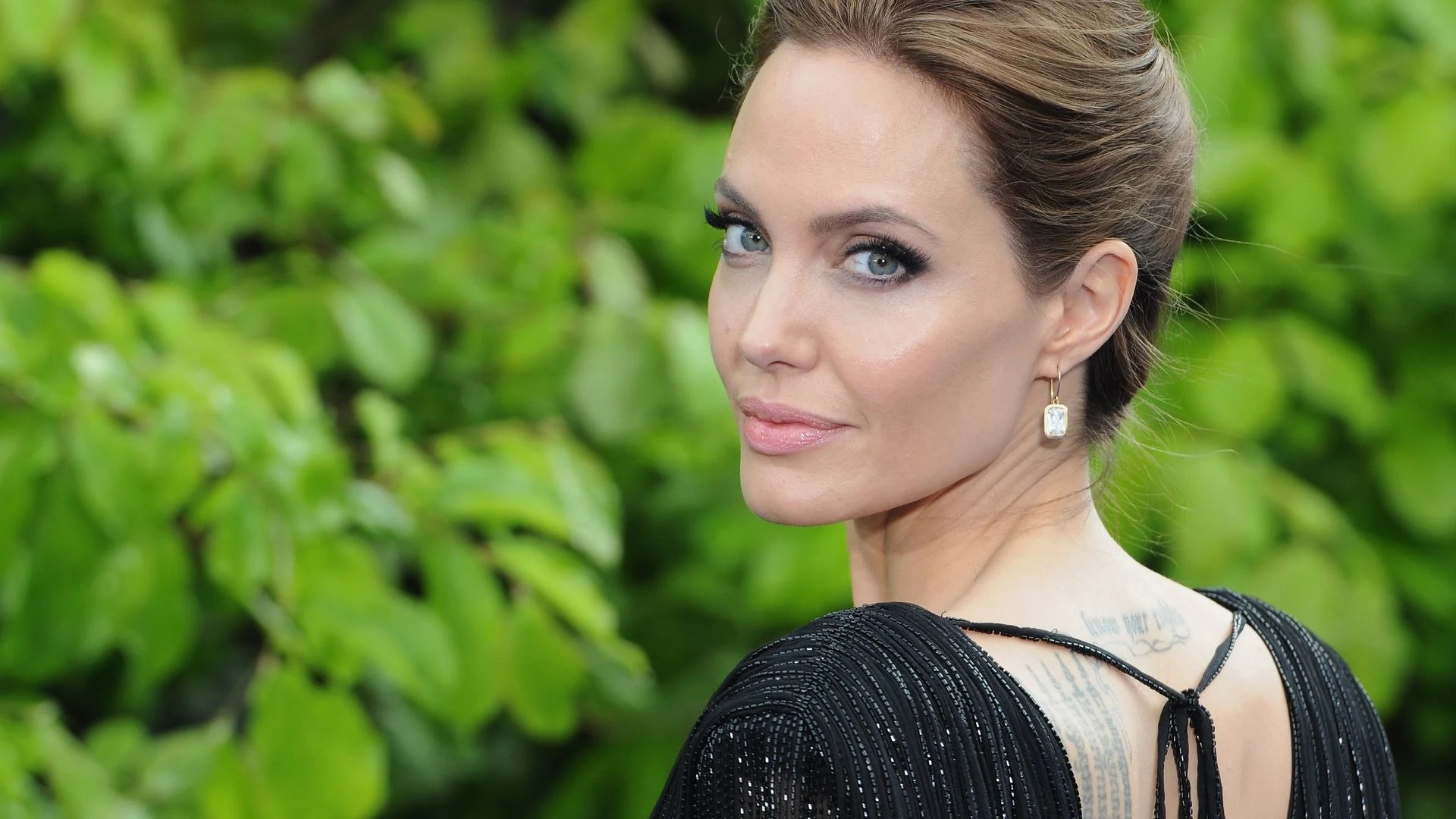 Angelina Jolie a vrut să angajeze un asasin care să o omoare