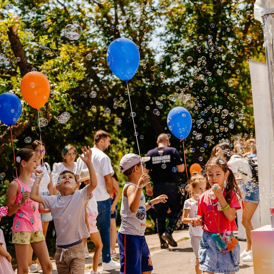 Zâmbete, culoare și educație pe Faleza Dunării