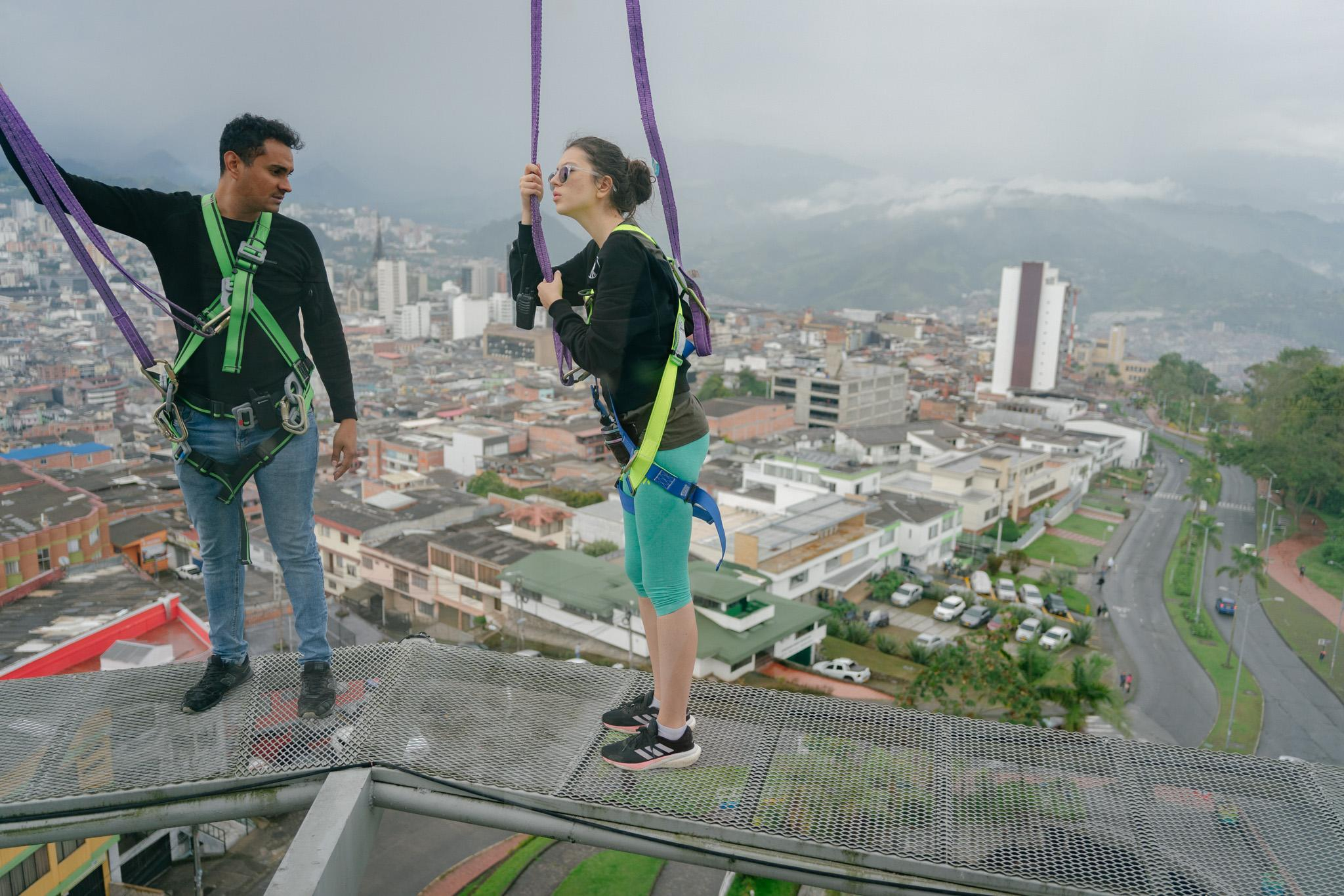 „Halal bărbat! Mai bine veneai cu tata în «America Express»”