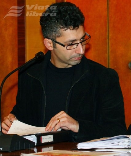 Cine (nu) răspunde la apel? 