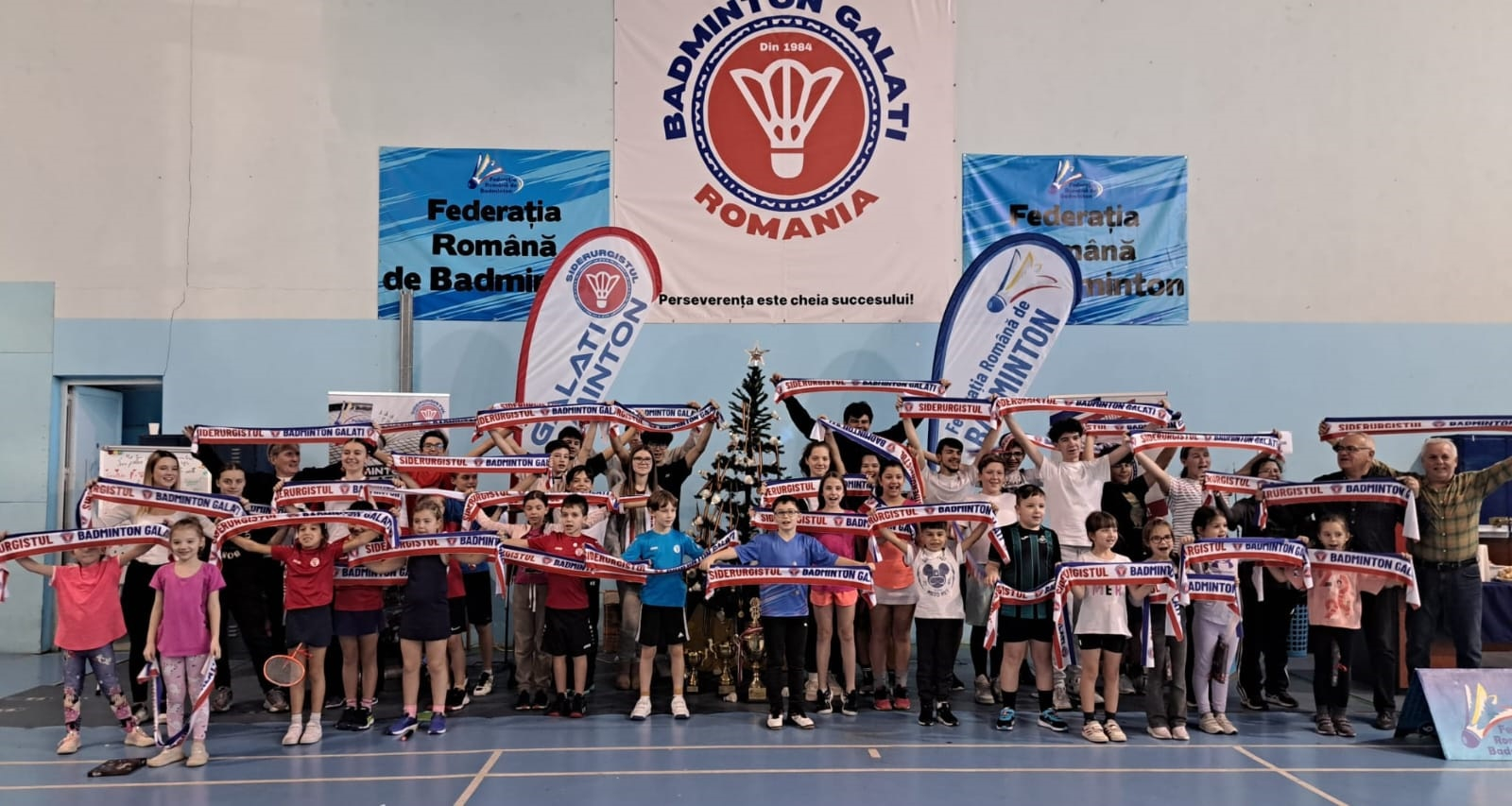 Daruri de la Moș Crăciun pentru micii sportivi gălățeni