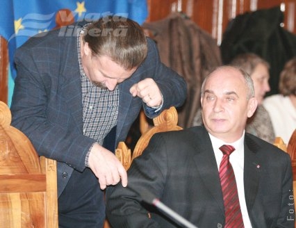 Fir-ar de politică!