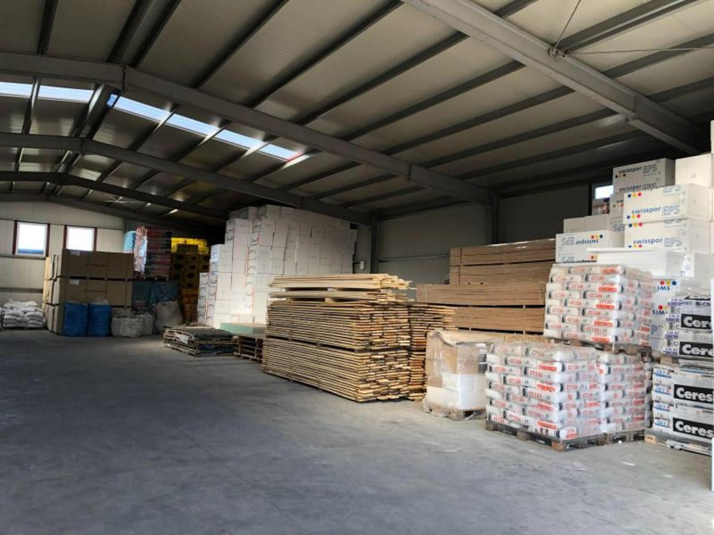 Marfă confiscată la depozitele de materiale de construcție