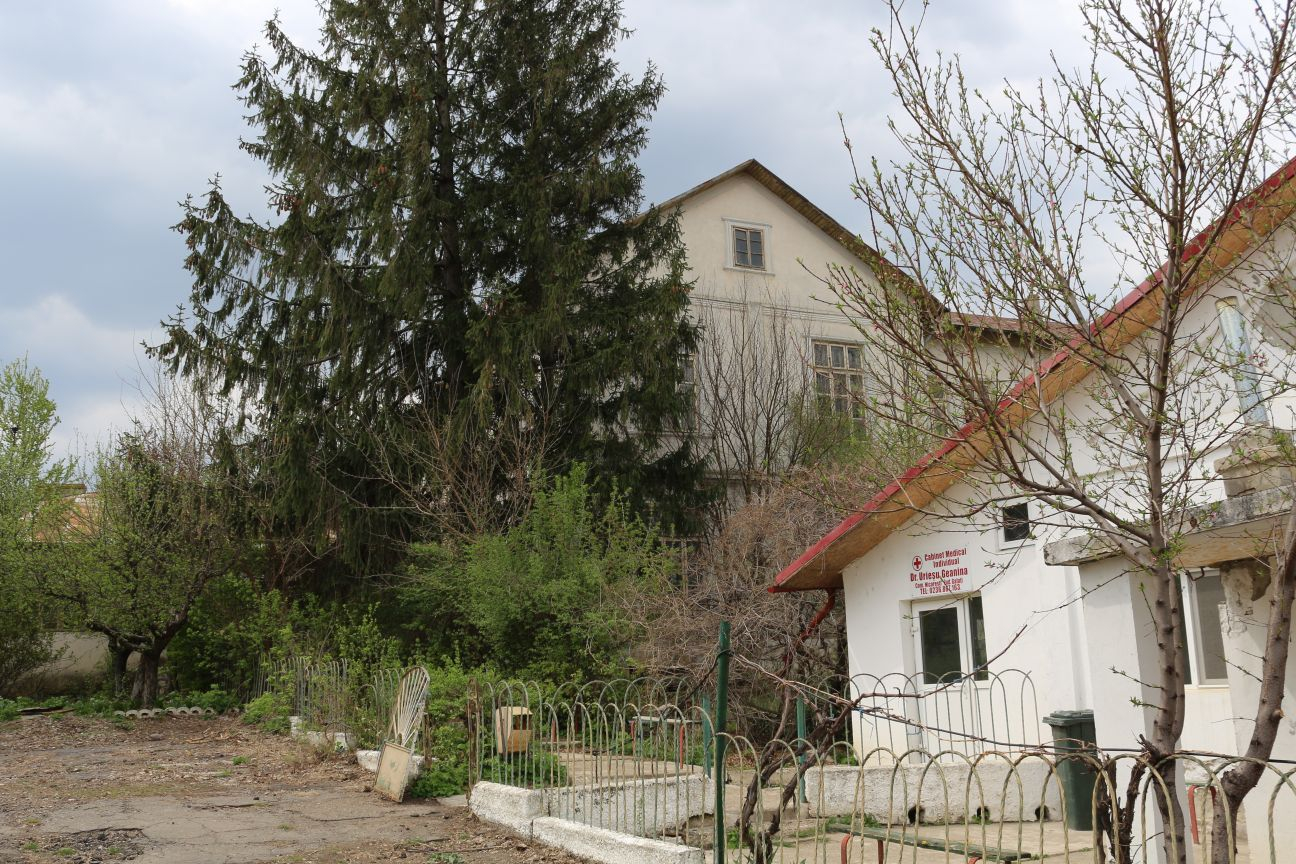 Un spital moare, un centru de permanenţă stă să se nască