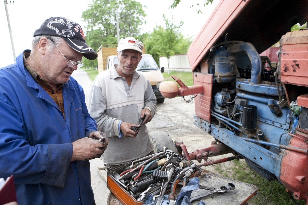 Ţăranul gălăţean, condamnat la sărăcie. ANGAJATORII rurali pot fi număraţi pe degete