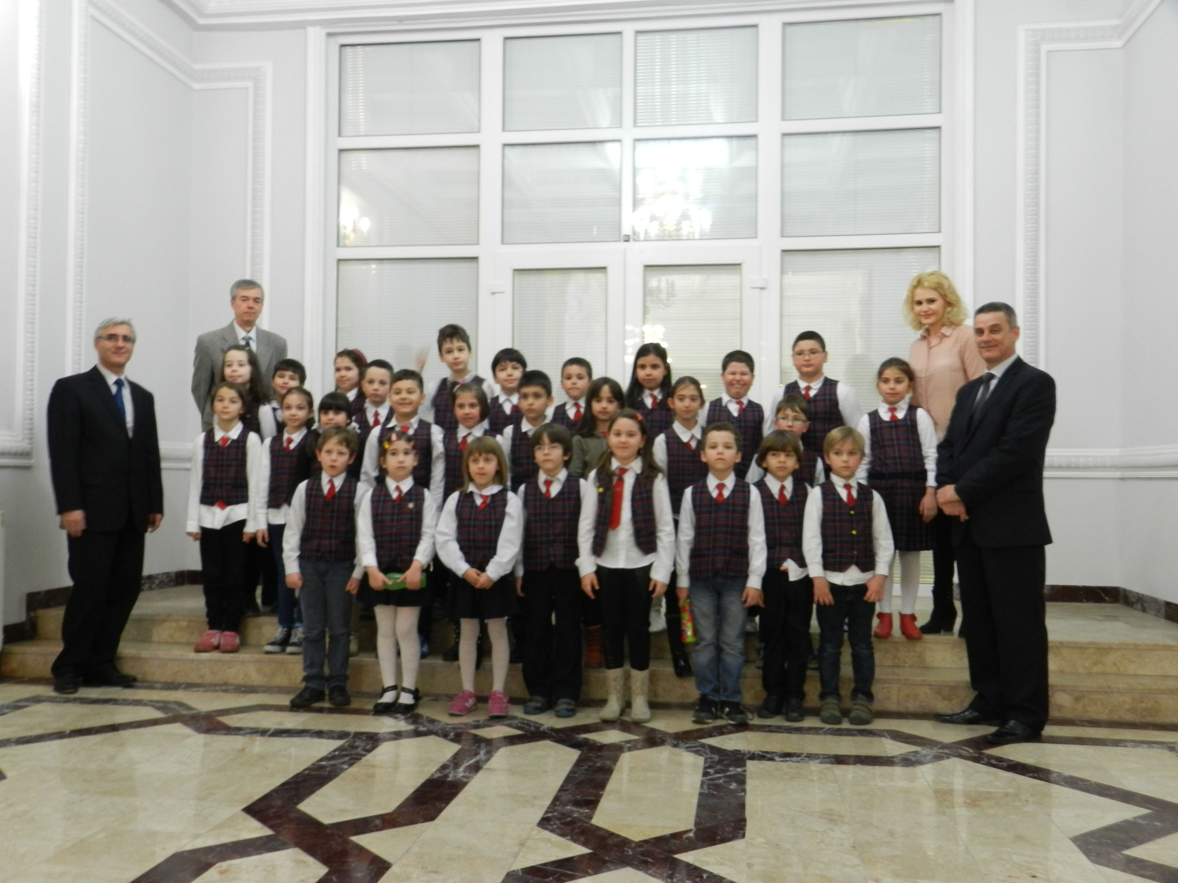 300 de elevi gălăţeni, în vizită la BNR